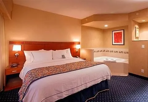 Courtyard By Marriott Hamilton Hotel Canada