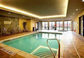 Courtyard By Marriott Hamilton Hotel